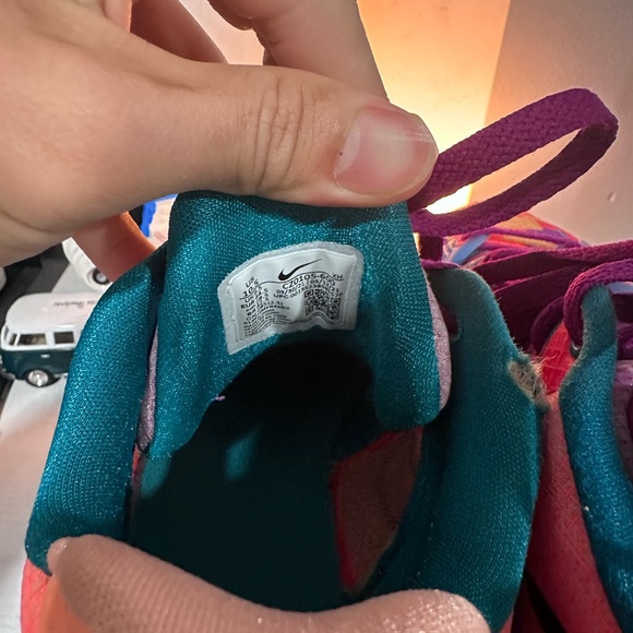 Nike Kyrie 4 Lows 1 World 1 People Size 10.5 - Picture 5 of 6